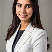 Traductora Multilingüe y Profesora de Inglés Detallista y Dinámica